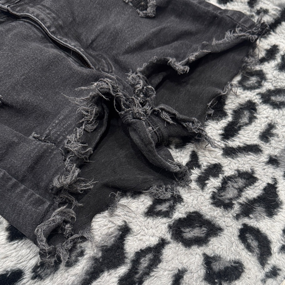 Fire & Rain Stylish Black Distressed Denim Shorts - Picture 4 of 6